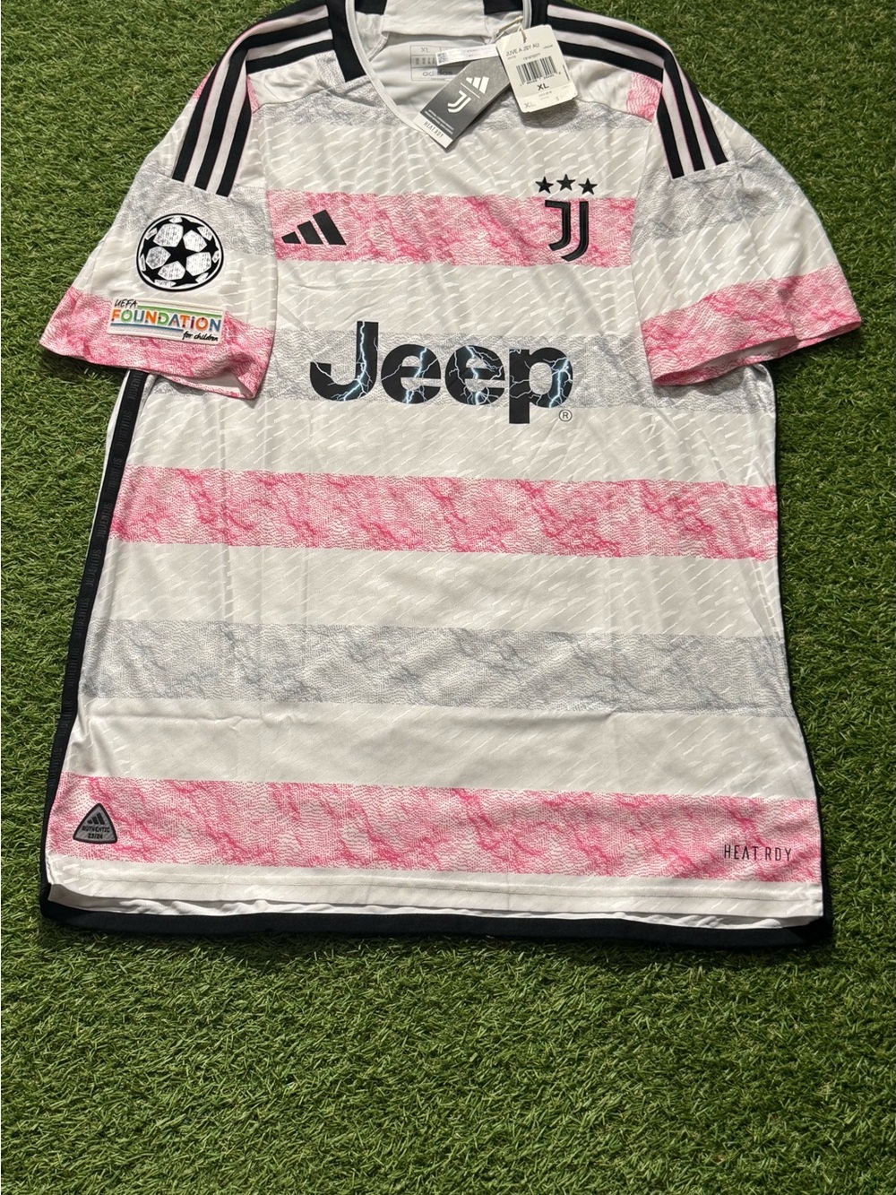 Juventus 23/24 Away Player Version  Jersey Men’s XL Vlahović #9 NWT